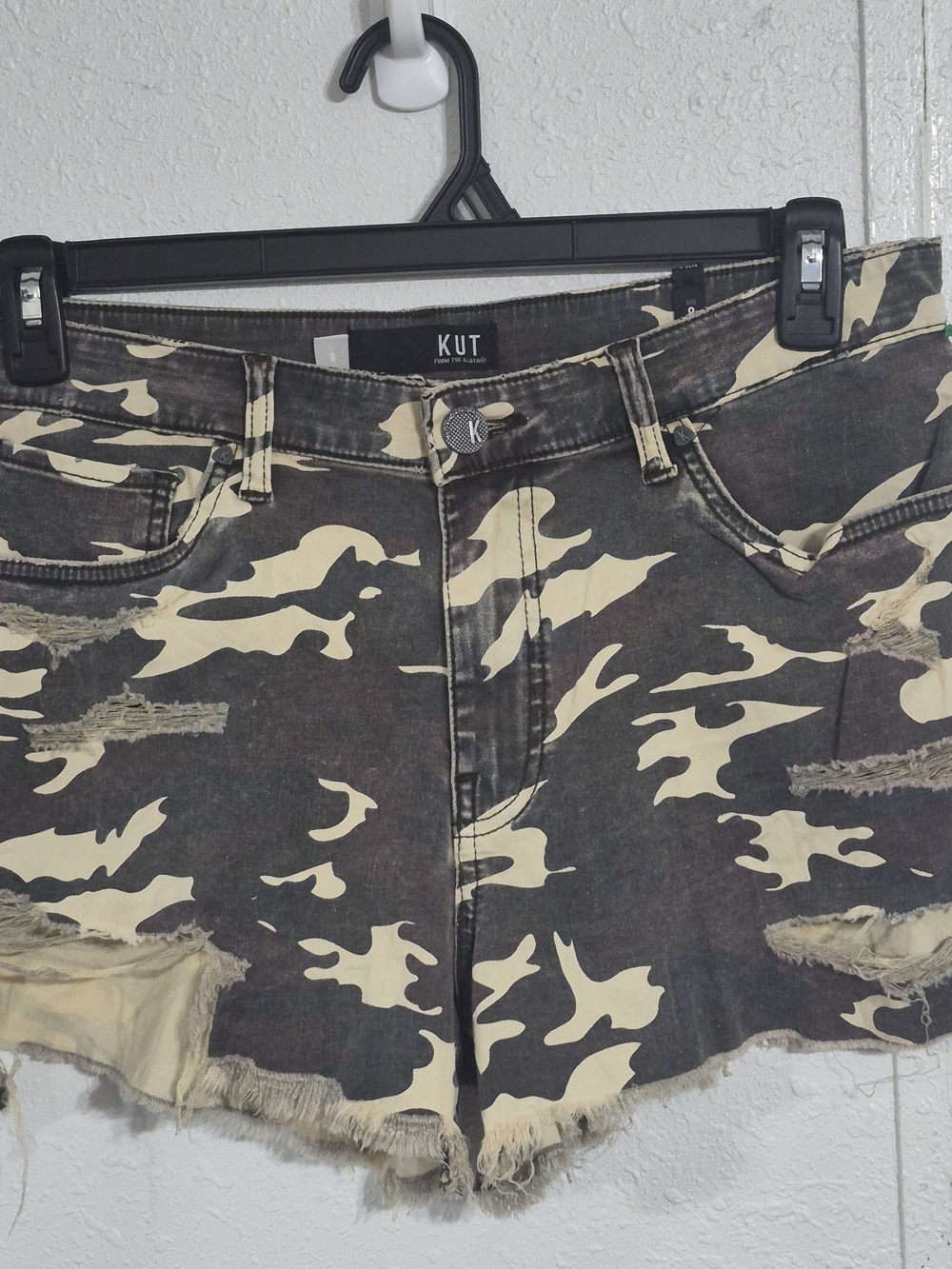 KUT FROM THE KLOTH Jane Camo High Rise Distressed Jean Shorts Size 8